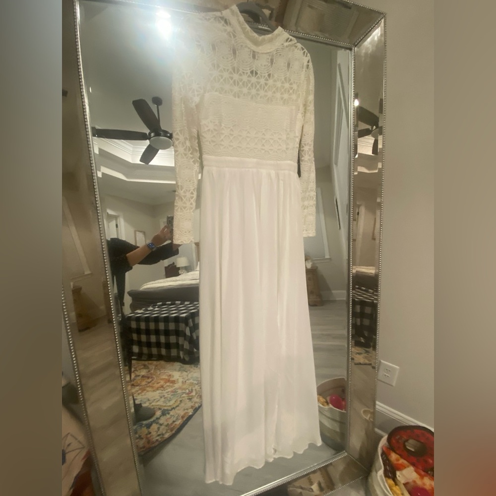 Lulu’s white dress